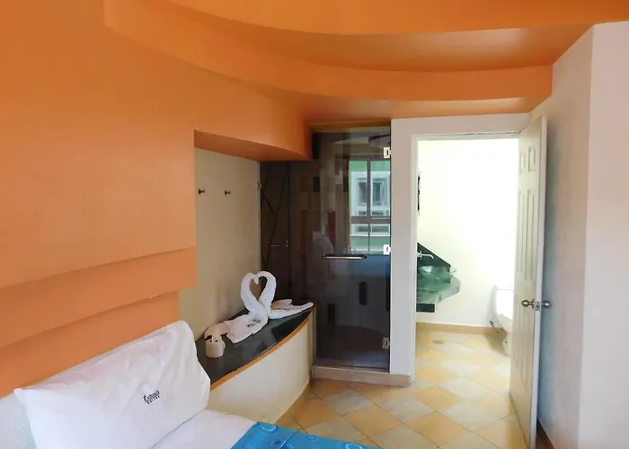 Extasis Hotel 3*